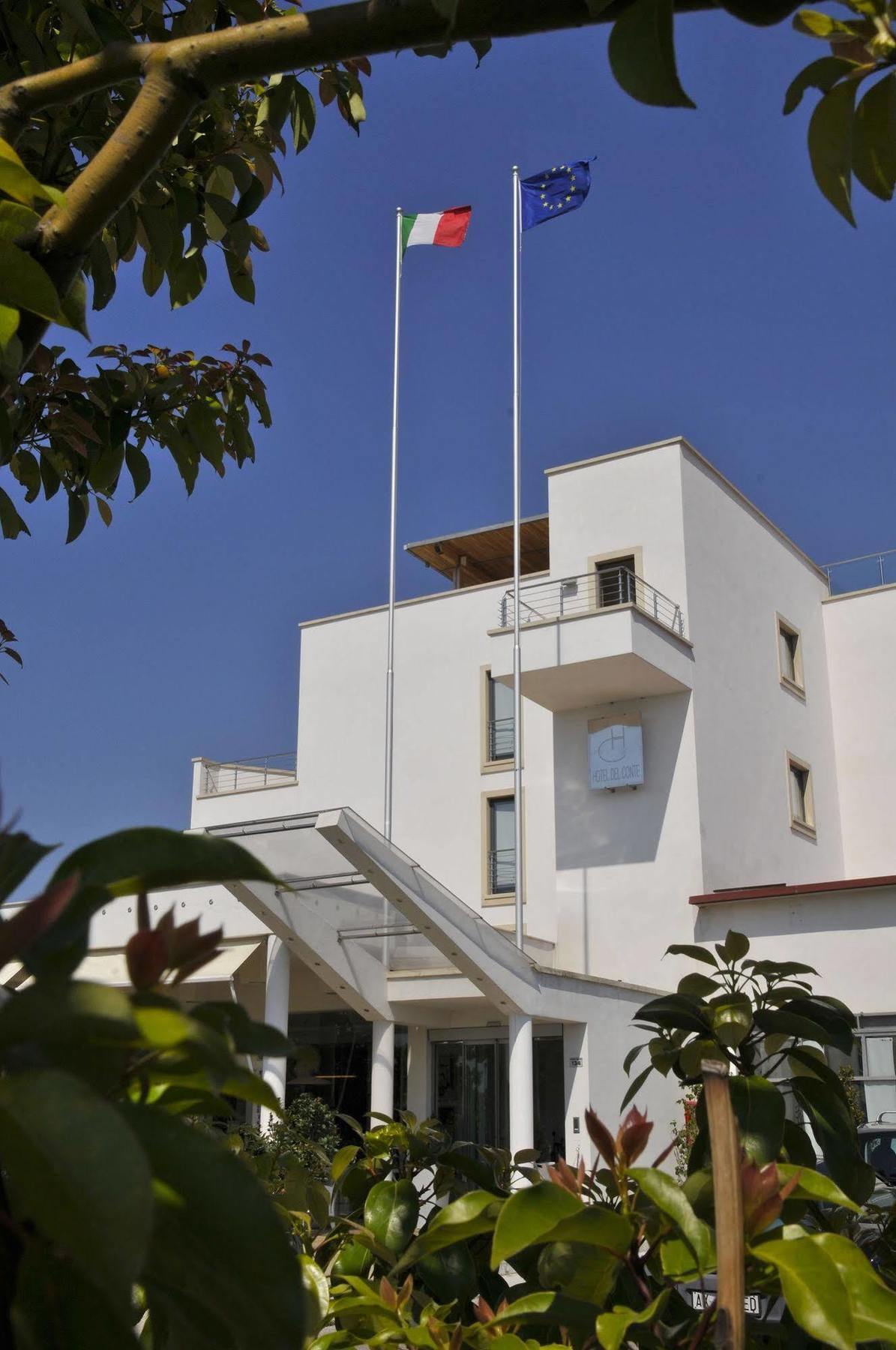 Hotel Del Conte Fondi Exteriör bild